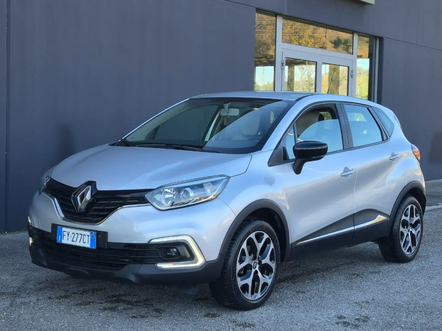 Renault Captur TCe 90 Business Extended Grip Argento - 1