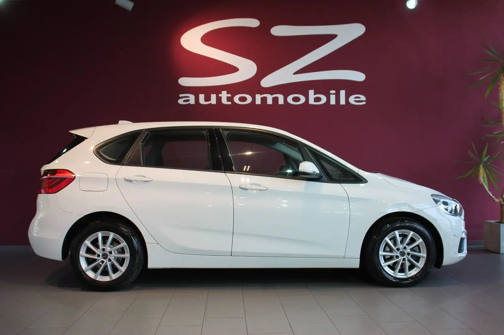 BMW 216 2.Hand PDC Kamera SHZ Weiß - 1