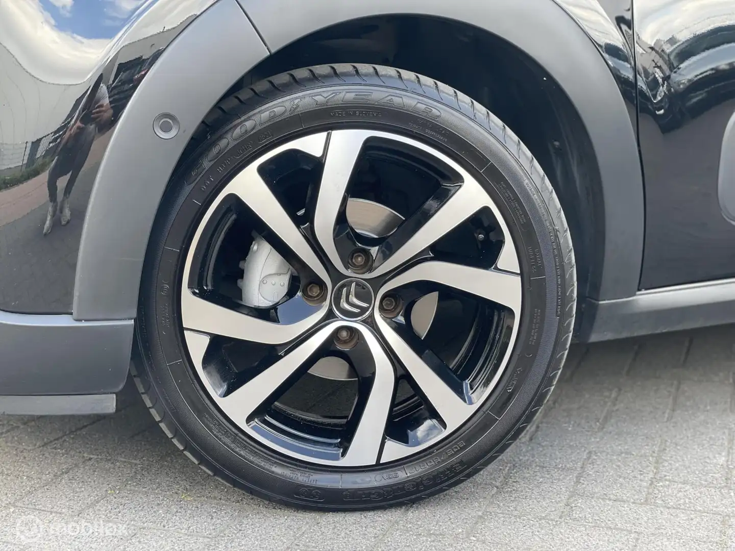 Citroen C3 1.2 PureTech Saint James Noir - 2