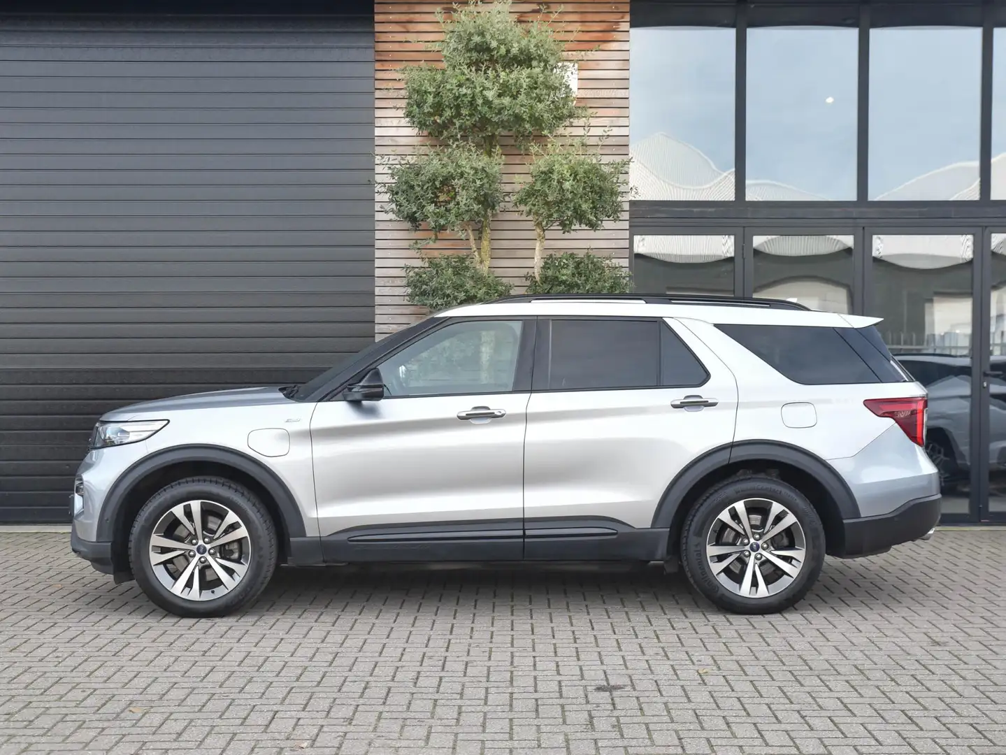 Ford Explorer 3.0 V6 EcoBoost PHEV ST-Line / Panoramdak / Afneem Grijs - 2