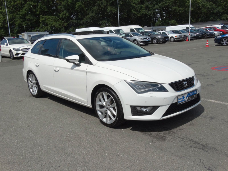 SEAT Leon FR 2.0Tdi-150Ps*MatrixLed*Pano*Navi*Leder — photo 3