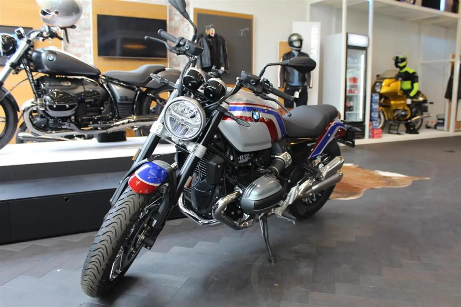 BMW R 12 - Julie Wood Edition nr 11/15 - Zwart - 2