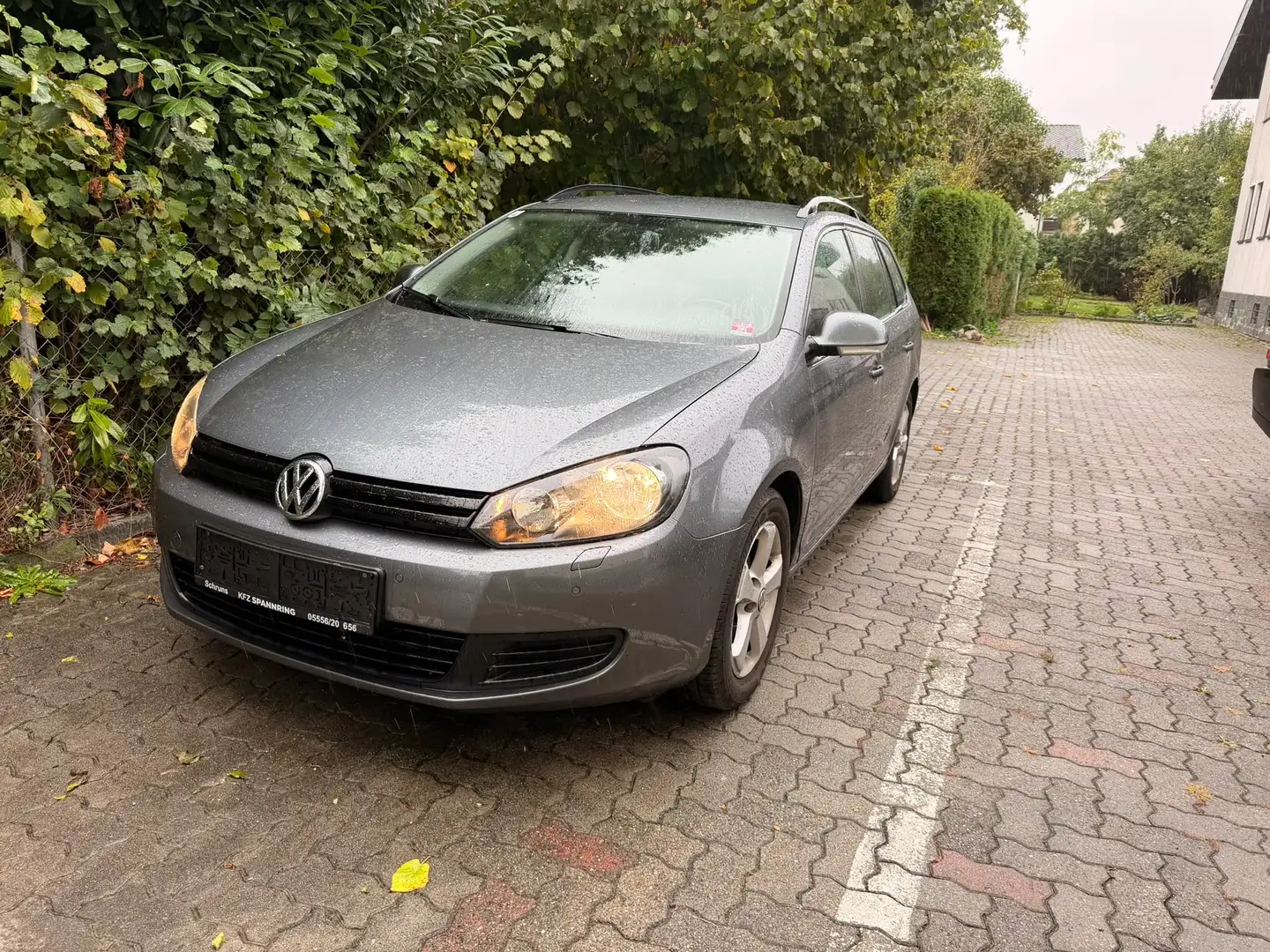 Volkswagen Golf Variant Comfortline 1,6 TDI 1 Besitz - 1