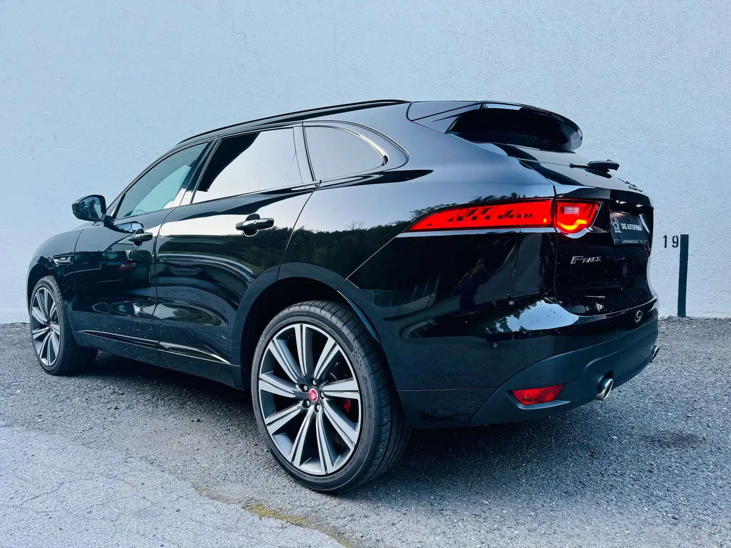 Jaguar F-Pace **R-SPORT*PANORAMADACH*8-FACH BEREIFT** Schwarz - 2