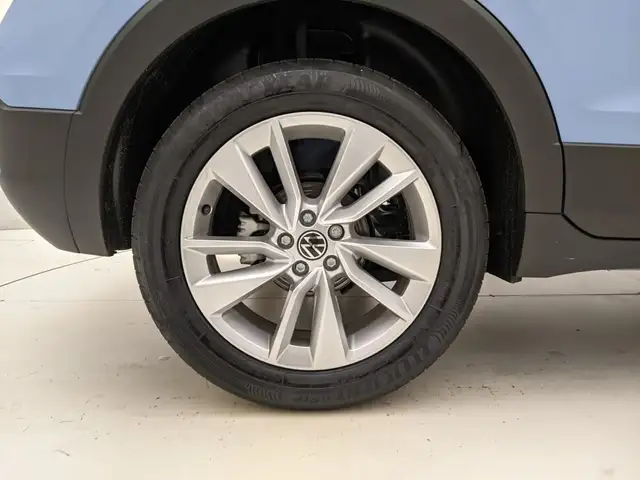 Volkswagen T-Cross view 9