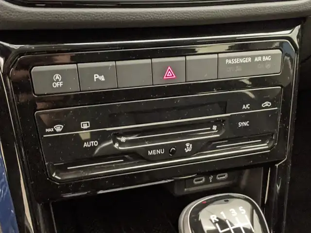 Volkswagen T-Cross view 13