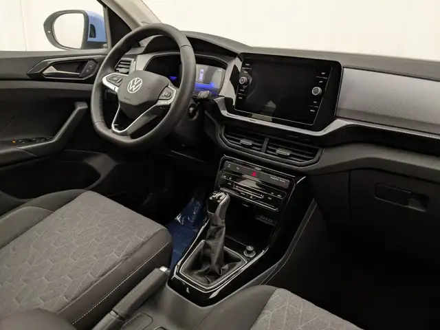 Volkswagen T-Cross view 6