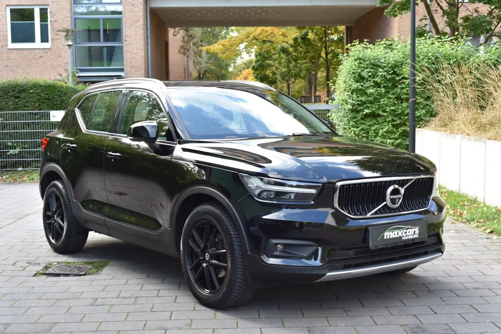 Volvo XC40 D3 Momentum PANO 360 KAMERA LEDER Schwarz - 1