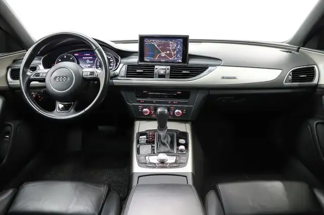 Audi A6 view 13