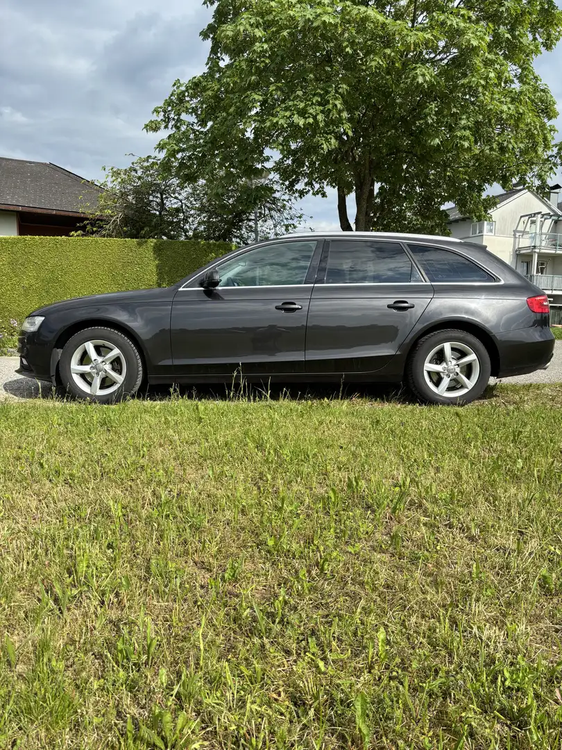 Audi A4 Neu: Pickerl 09/27, Audi A4 B8 Facelift 2012 143P - 2