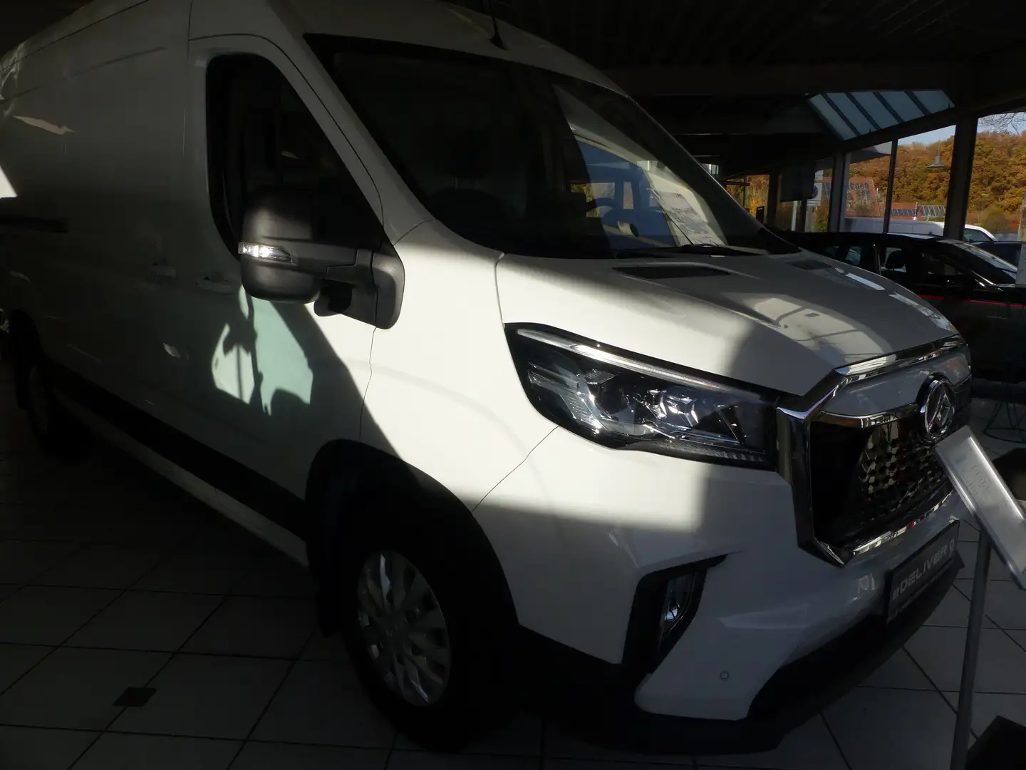 Maxus eDeliver9 L3H2, 2 x Schiebetüren,LED Weiß - 2