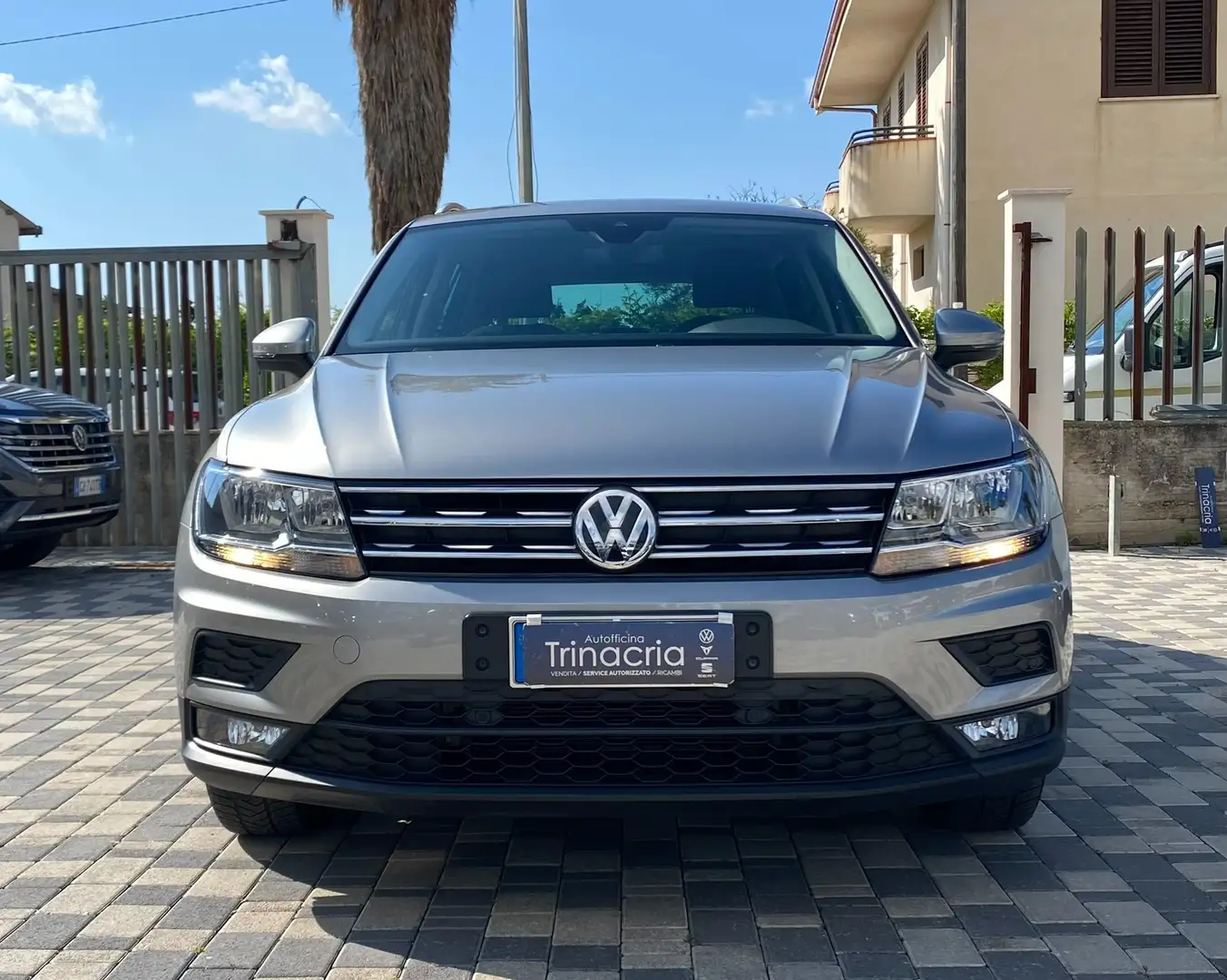 Volkswagen Tiguan Business 2.0 TDI 150CV DSG Argento - 2