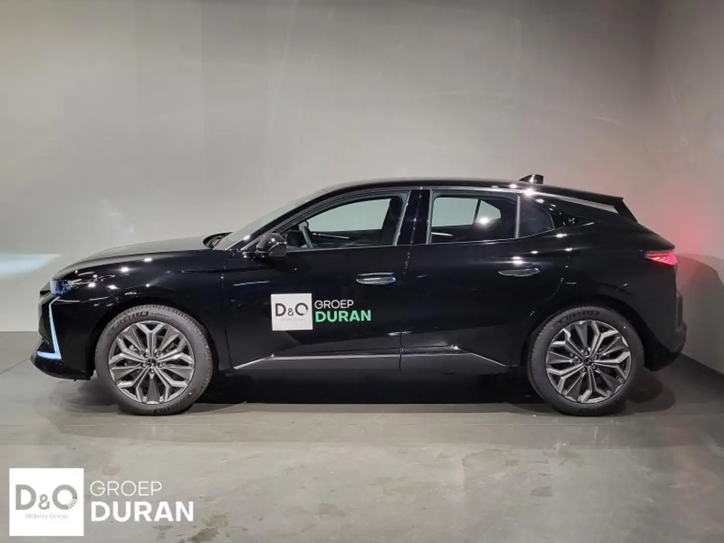 DS Automobiles DS 4 BASTILLE 1.2 130 Automatic Zwart - 2