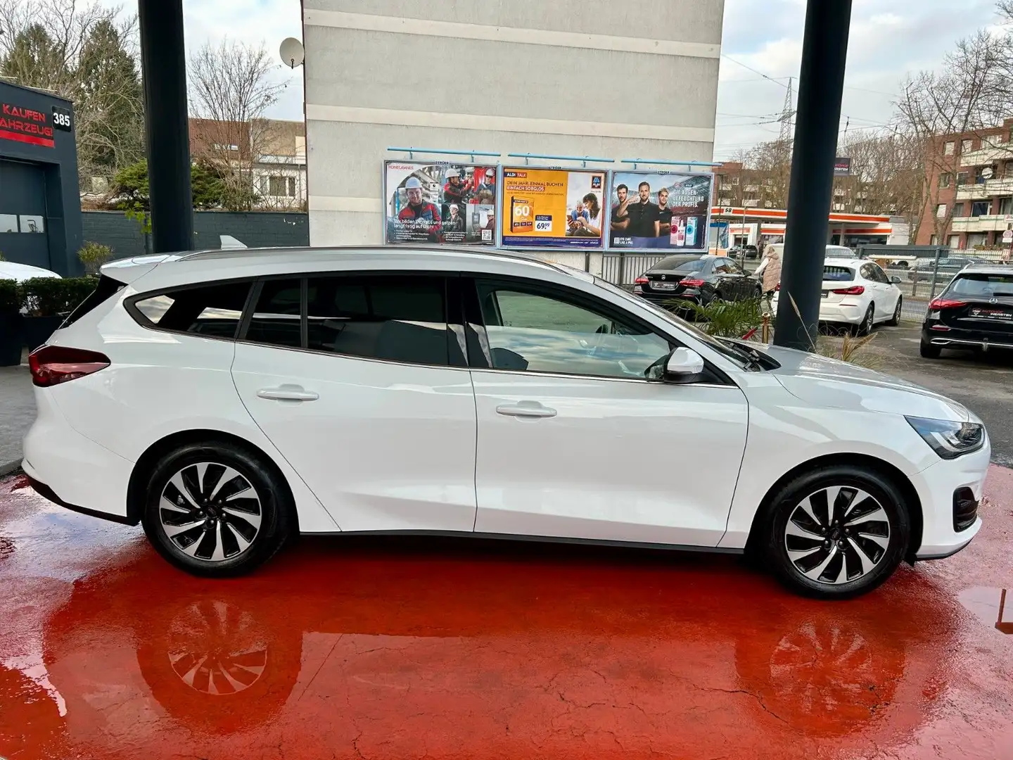 Ford Focus Turnier Titanium 1. Hand Blanc - 2