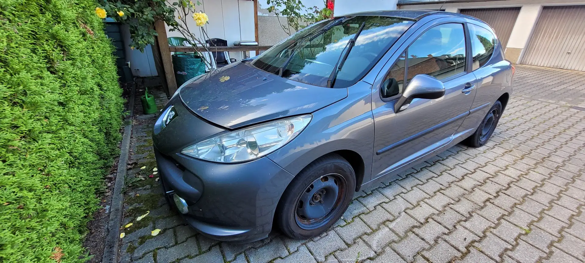 Peugeot 207 95 VTi Urban Move Grau - 1