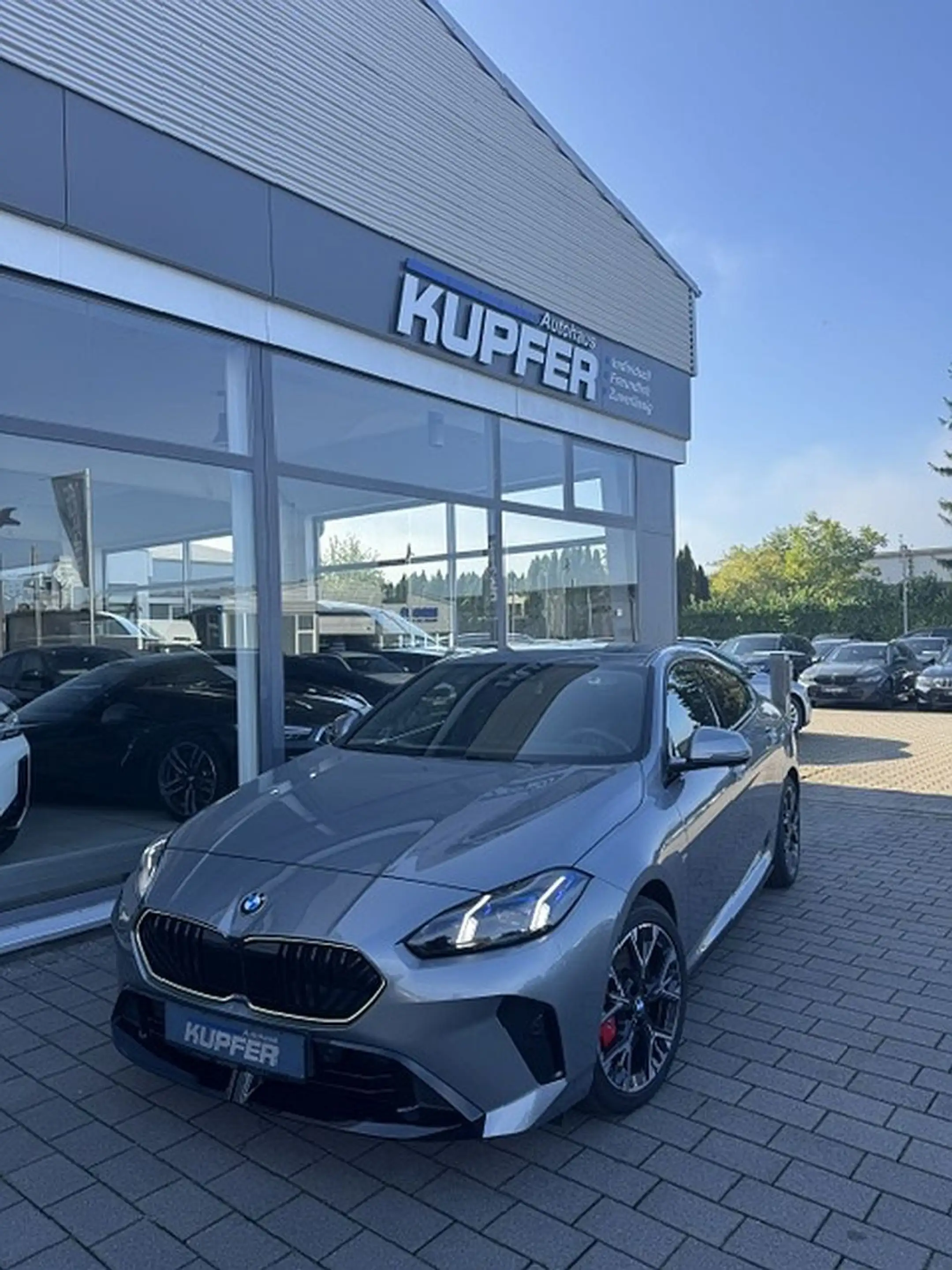 BMW 220 i M Sport PRO PANO-ACC°HarmKardon