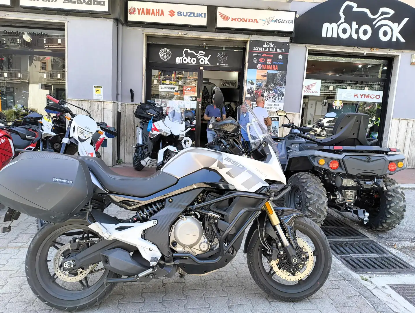 CFMOTO 650 MT . Bianco - 1