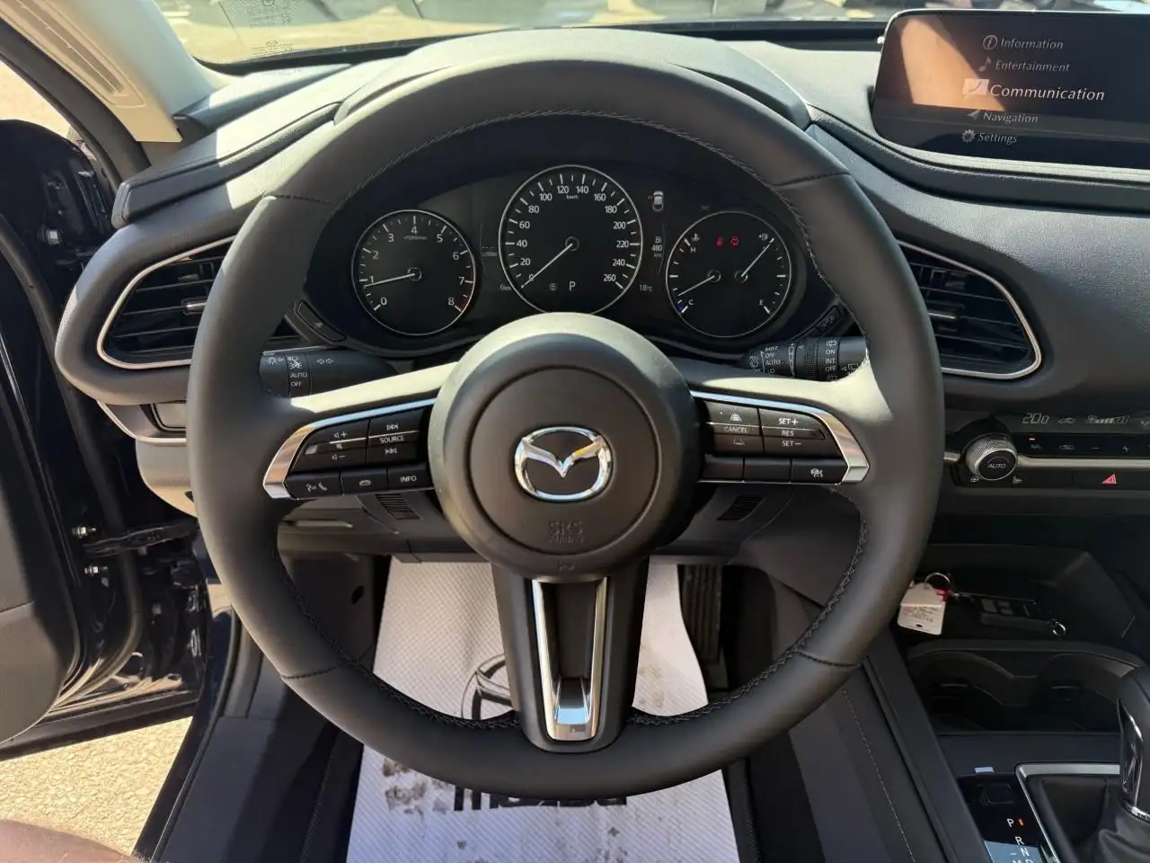 Mazda CX-30 photo Mazda CX-30