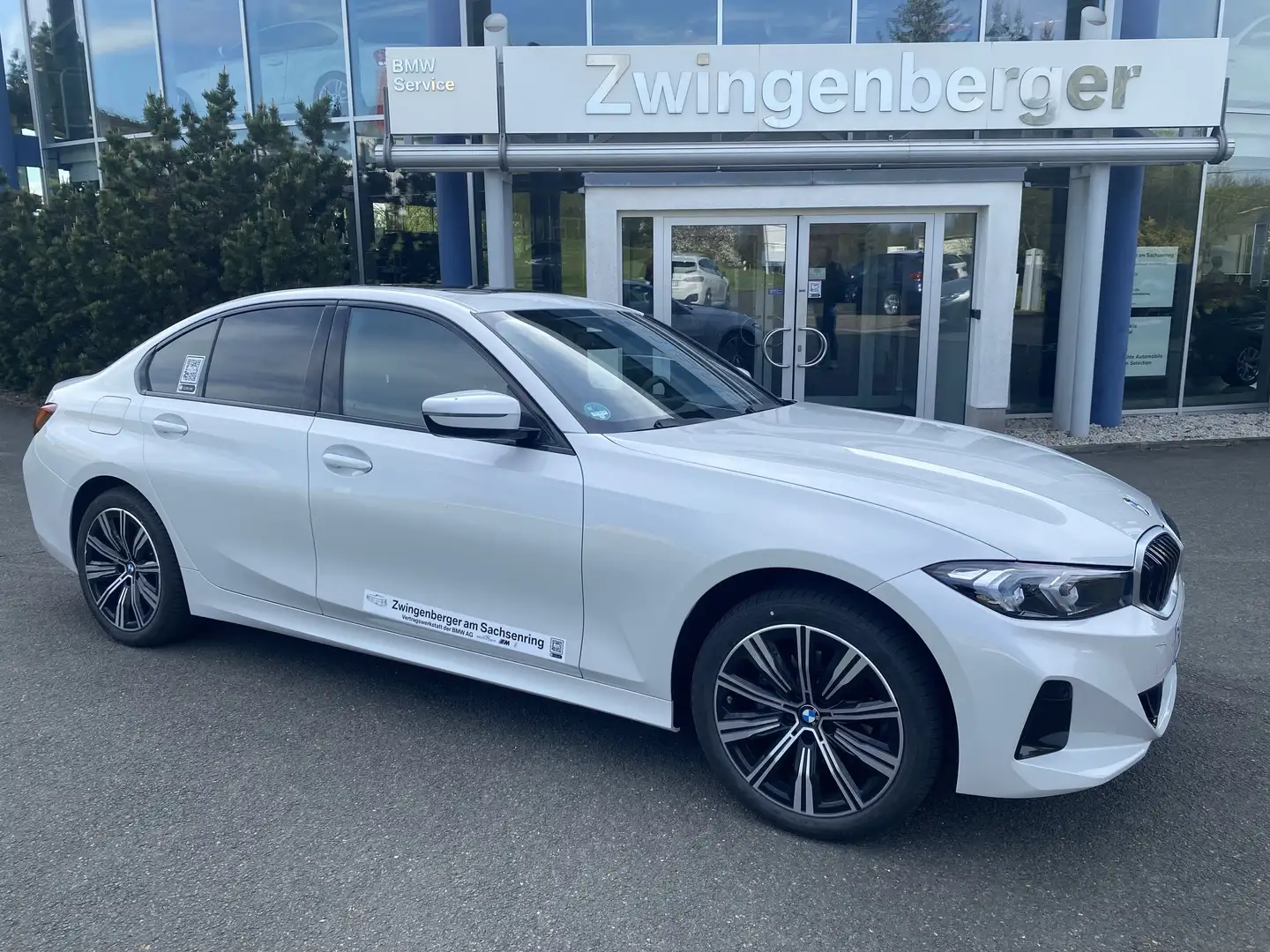 BMW 318 i   HiFi DAB LED GSD Komfortzg. Tempomat Shz Weiß - 1