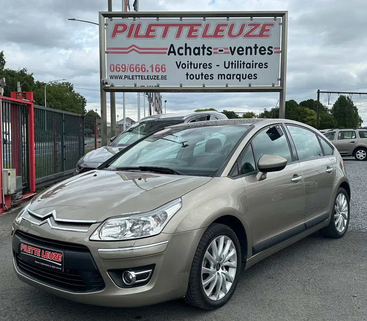 Citroen C4 2.0 HDi Exclusive FAP Beige - 1