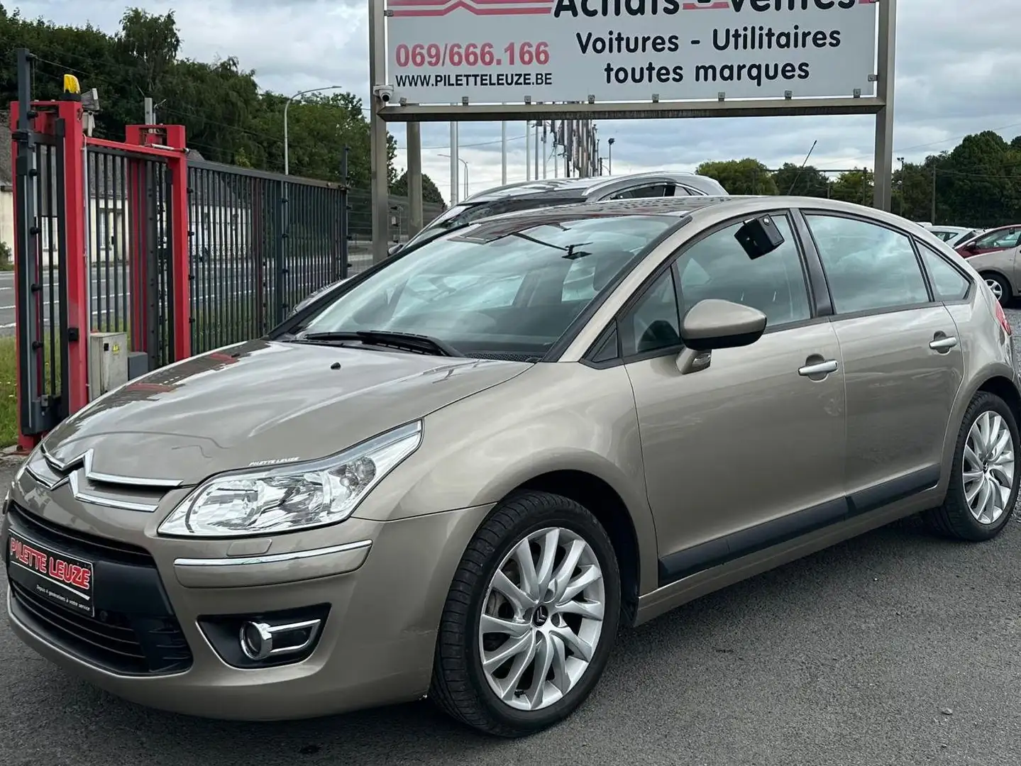 Citroen C4 2.0 HDi Exclusive FAP Beige - 2