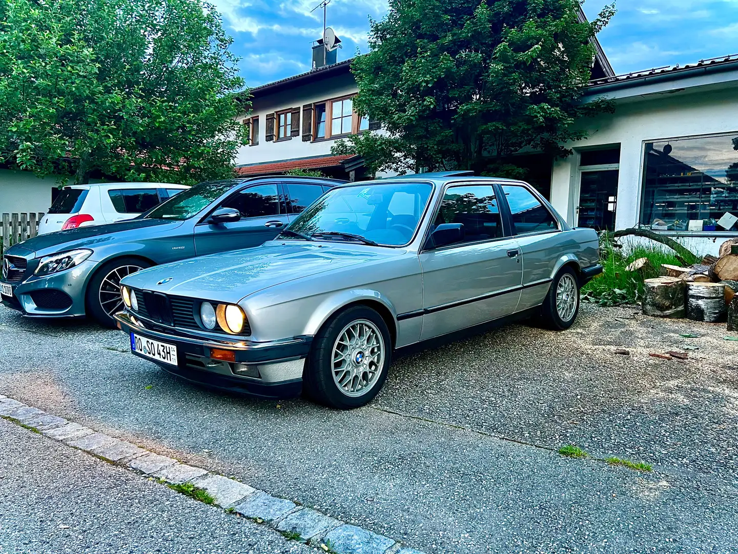 BMW 325 325e Срібний - 2