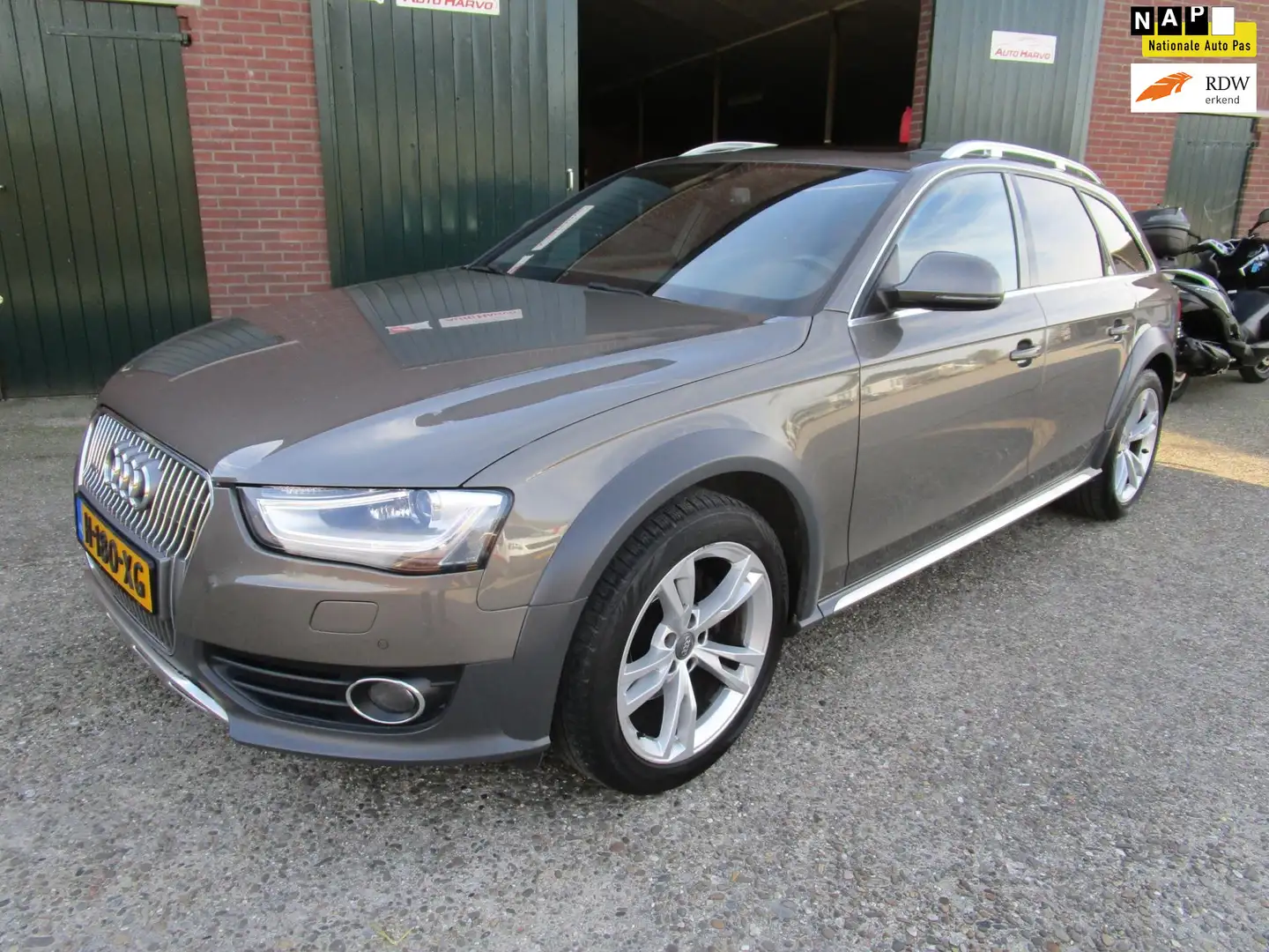 Audi A4 allroad quattro 2.0 TDI vol opties 4x4 automaat mooi Grau - 1