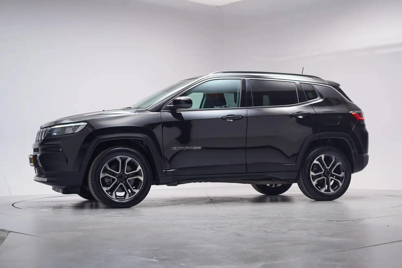 Jeep Compass 4xe Plug-in Hybrid Limited Business [ Navi Camera Negro - 2