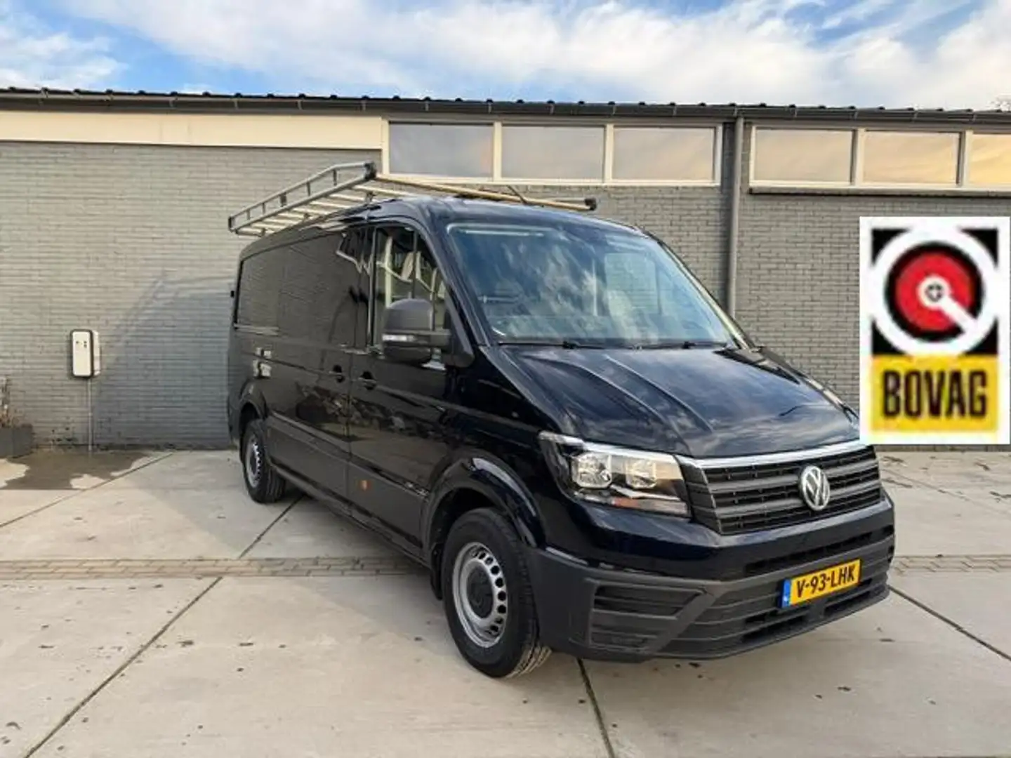 Volkswagen Crafter 30 2.0 TDI L3H2 A/C | BOVAG! | TREKHAAK Zwart - 1