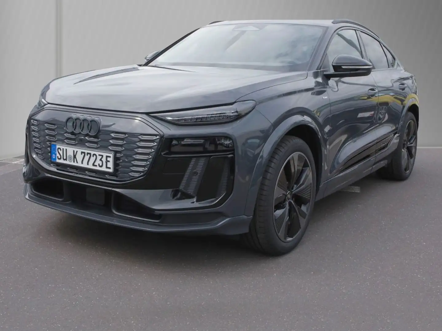 Audi Q6 Sportback e-tron UPE 105.625 edition1 TechPro Gris - 2