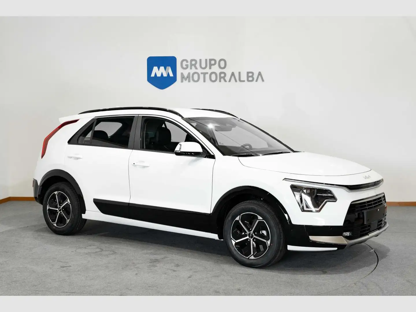 Kia Niro 1.6 GDi HEV 95kW (129CV) Drive Blanco - 1