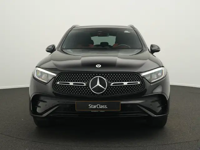 Mercedes-Benz 220 view 2