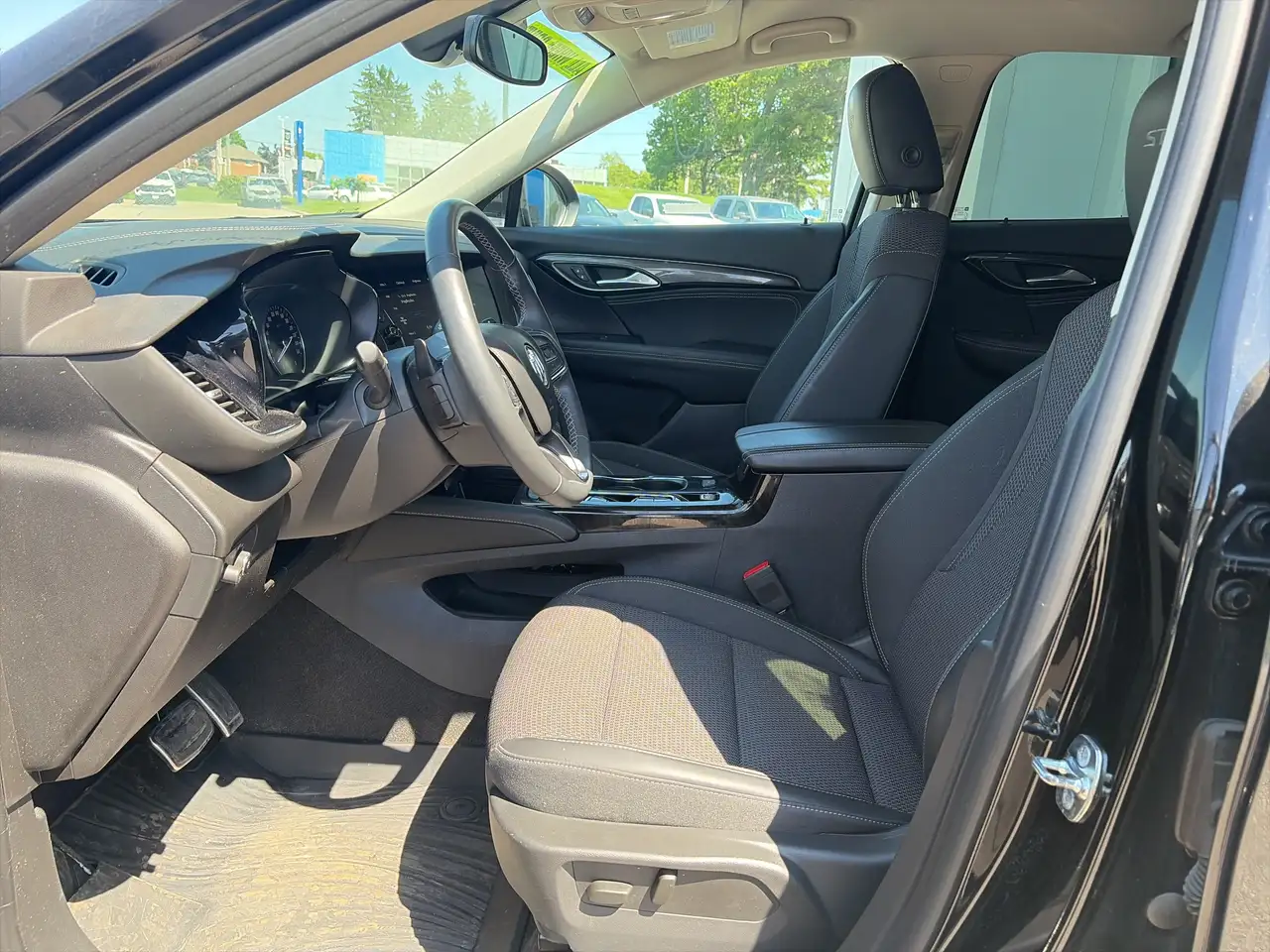 Buick Envision photo Buick Envision