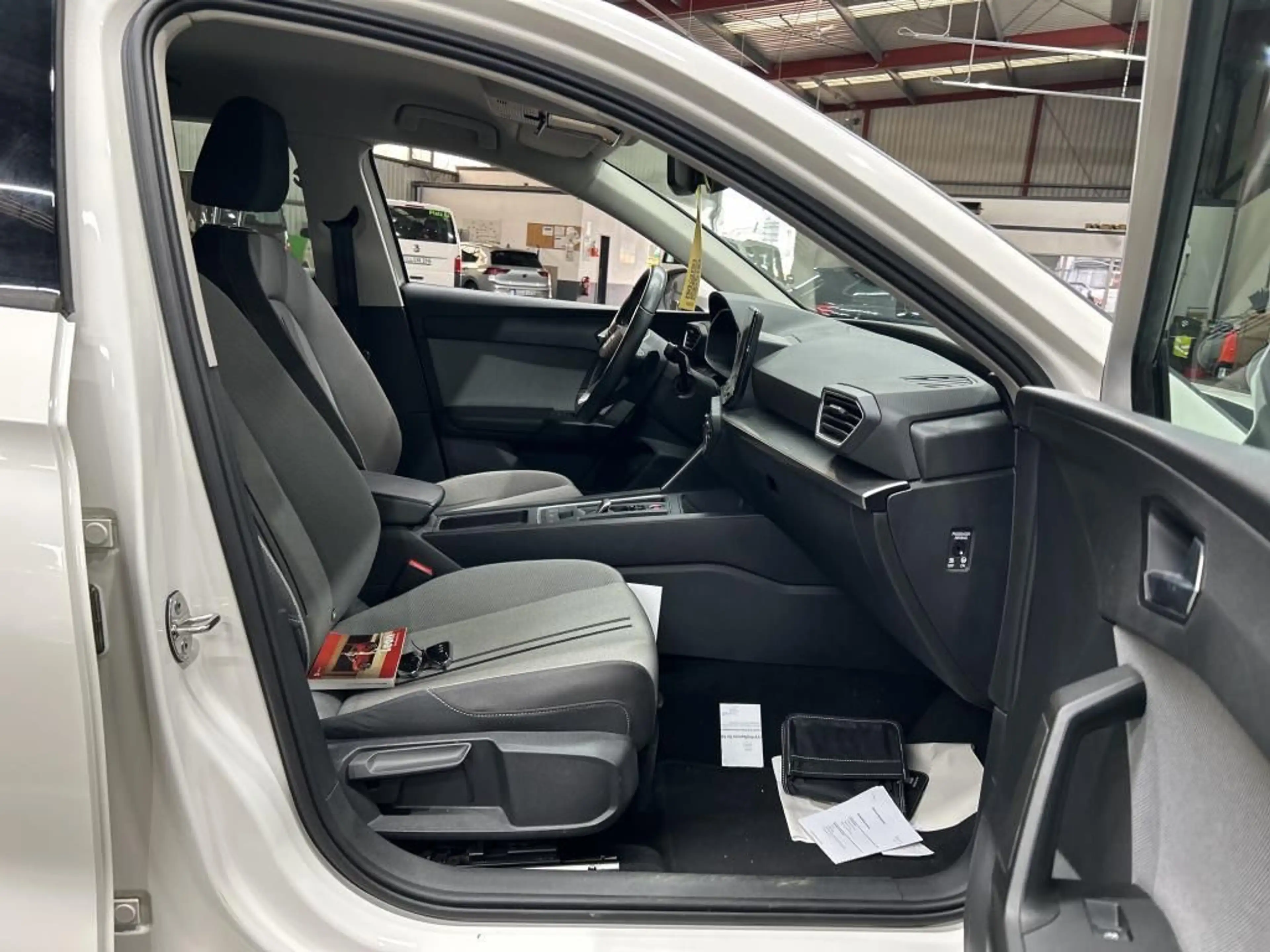SEAT Leon Sportstourer 2.0 TDI Style LED/ACC/Kam/SHZ — photo 5