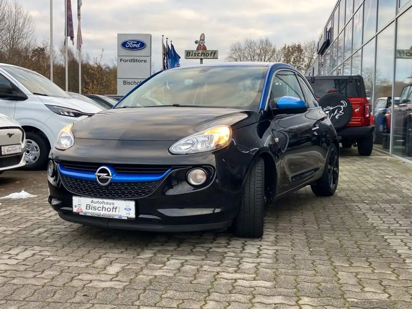 Opel Adam 1.2 Unlimited Schwarz - 1