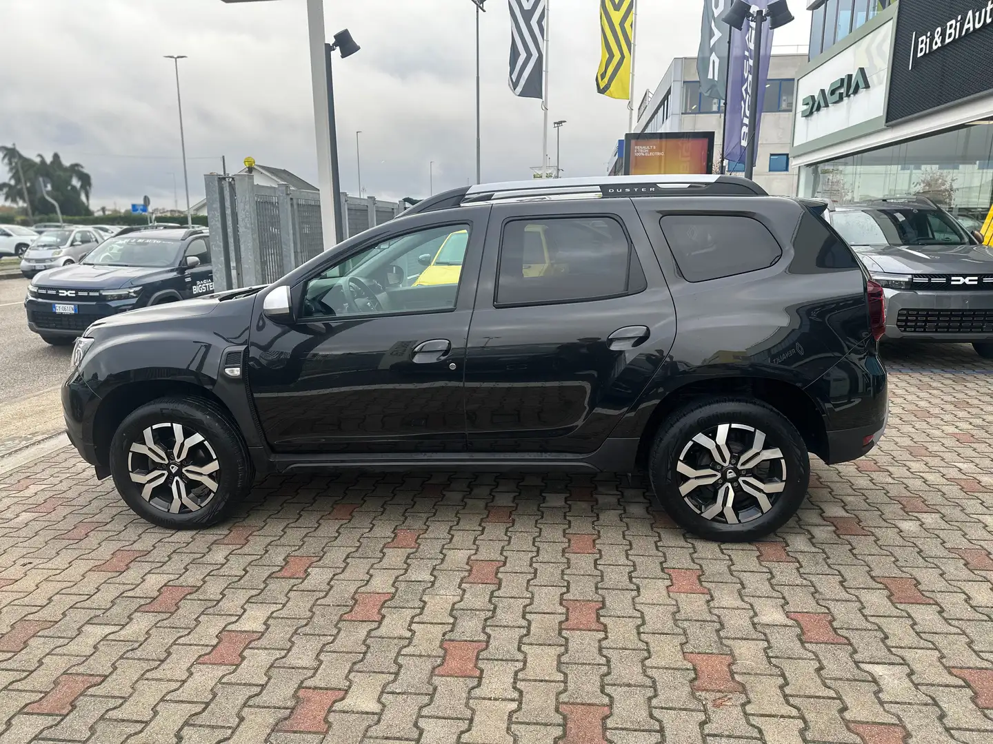 Dacia Duster Duster II 2021 1.0 tce Prestige up Gpl 100cv Noir - 2