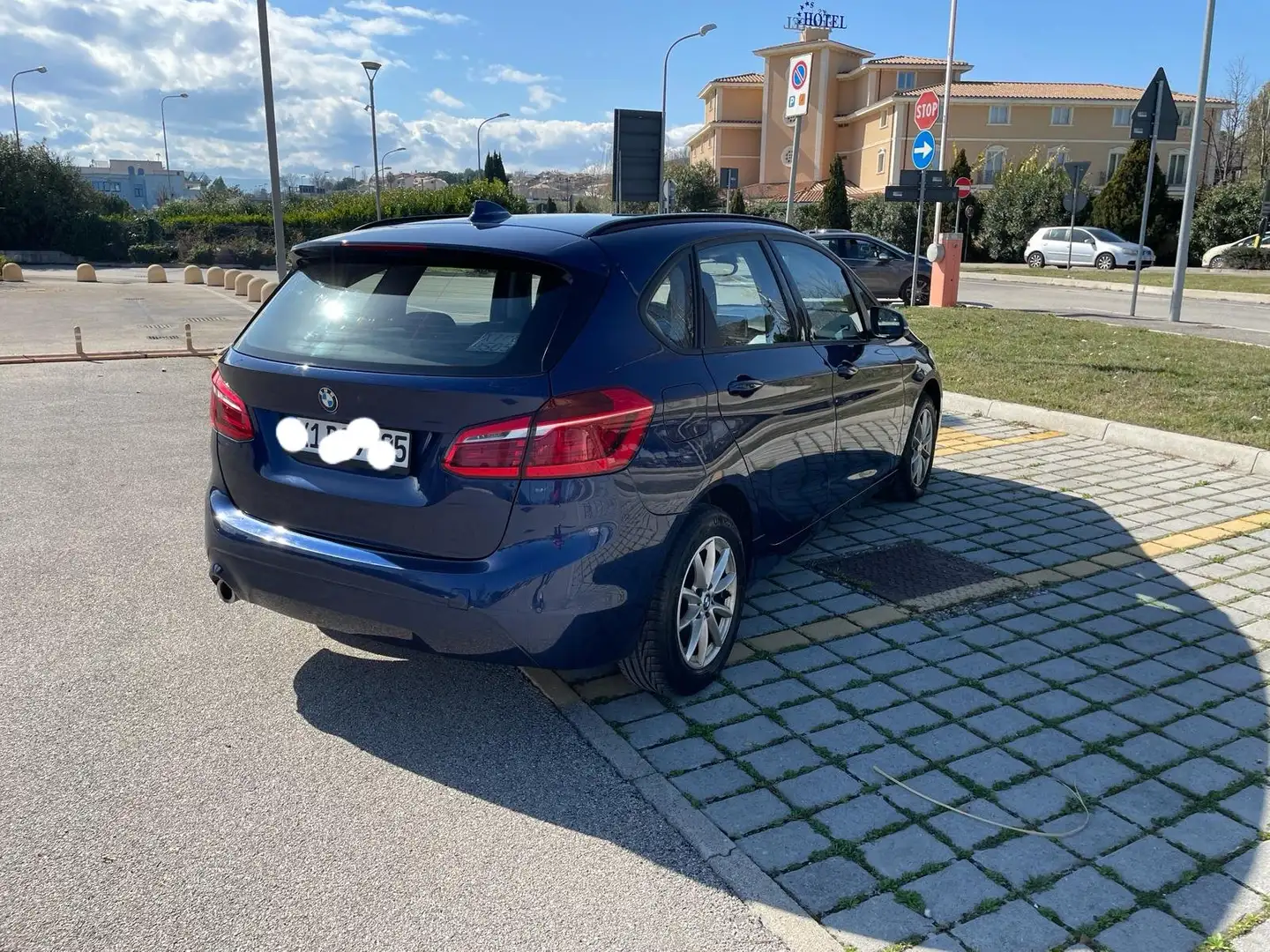 BMW 216 216d Active Tourer Bleu - 2