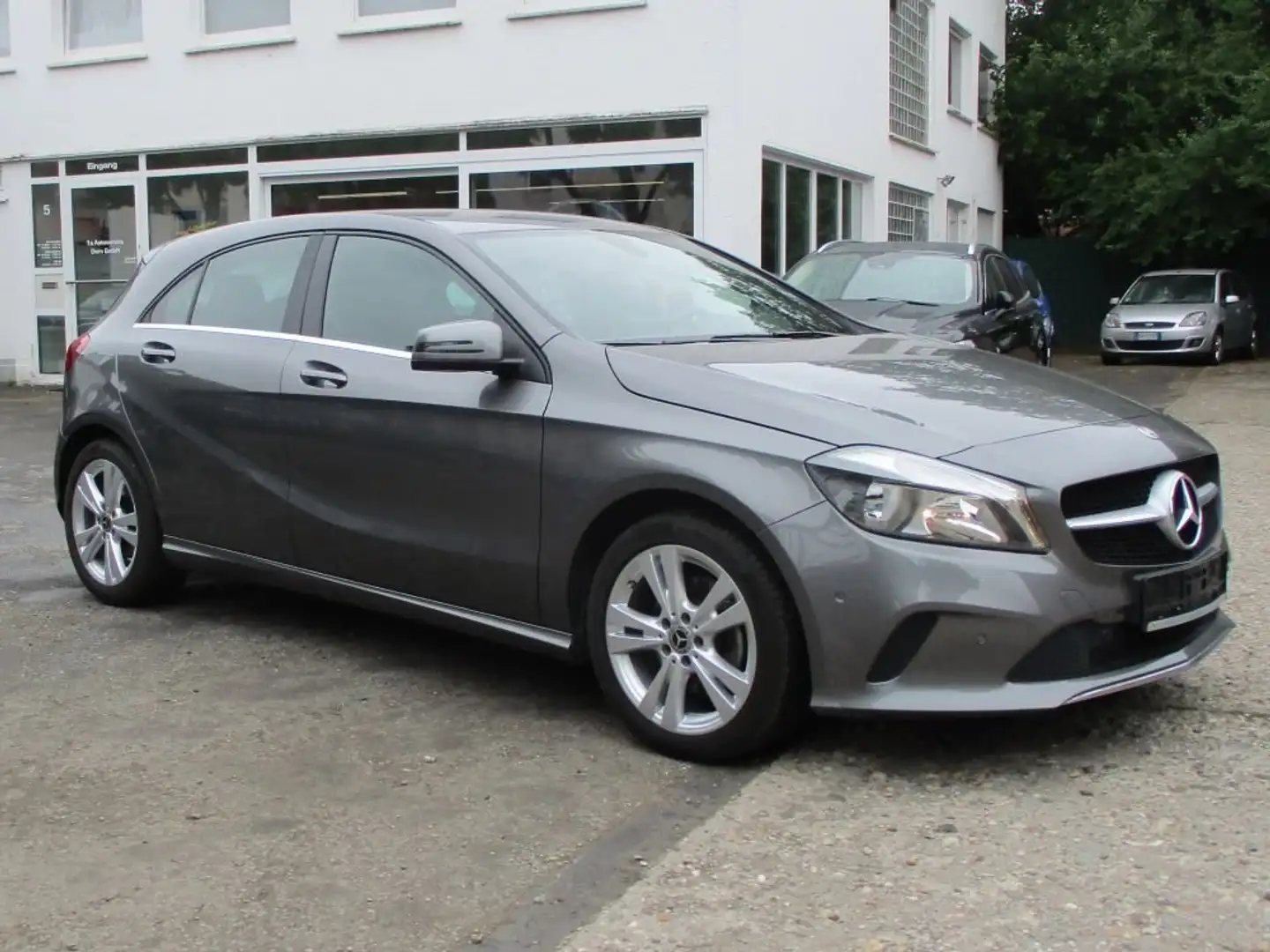 Mercedes-Benz A 180 A 180 Blue Urban Navi*Scheckheft*Winterräder Grau - 2