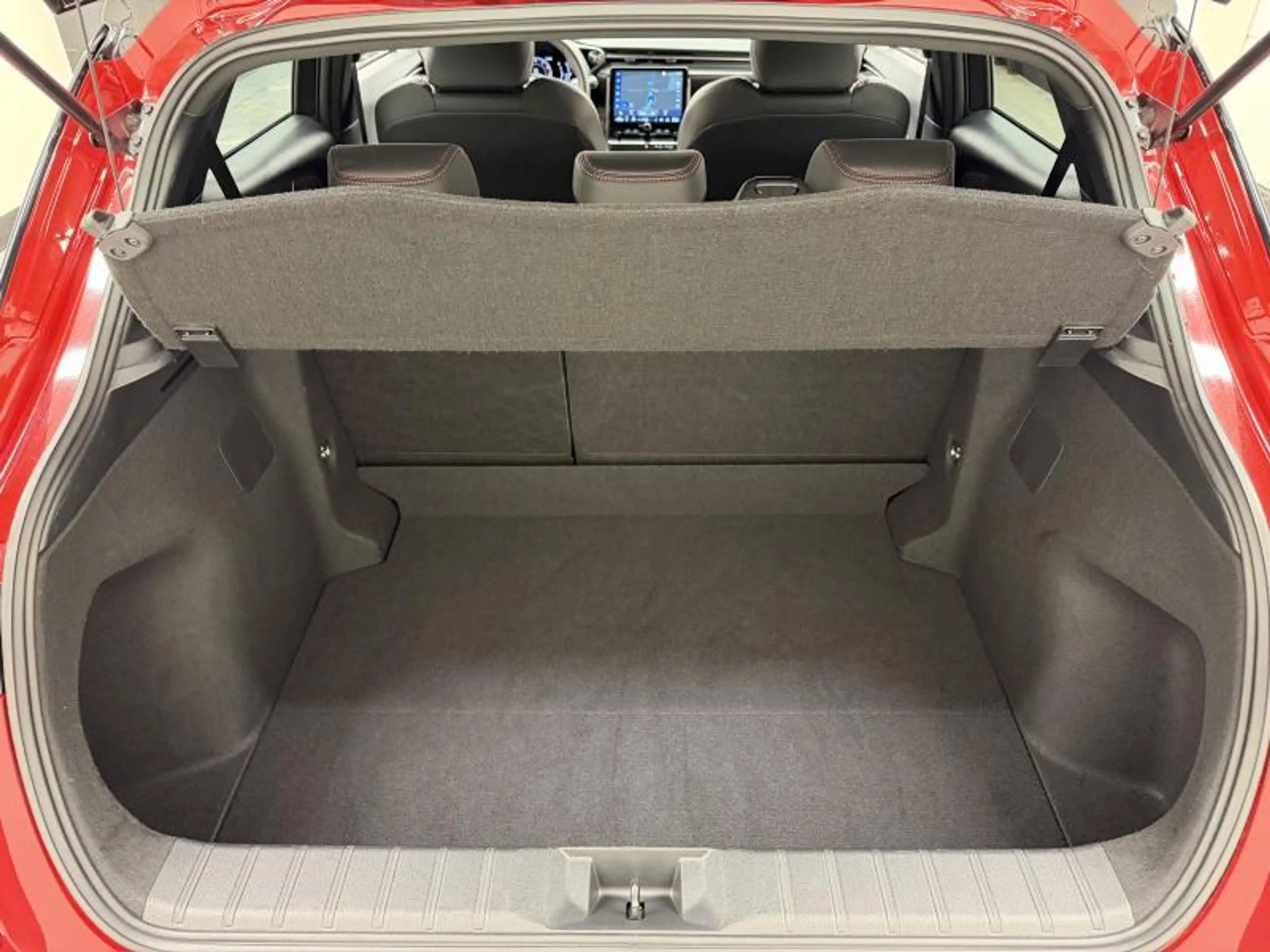 Lexus LBX Emotion — photo 15