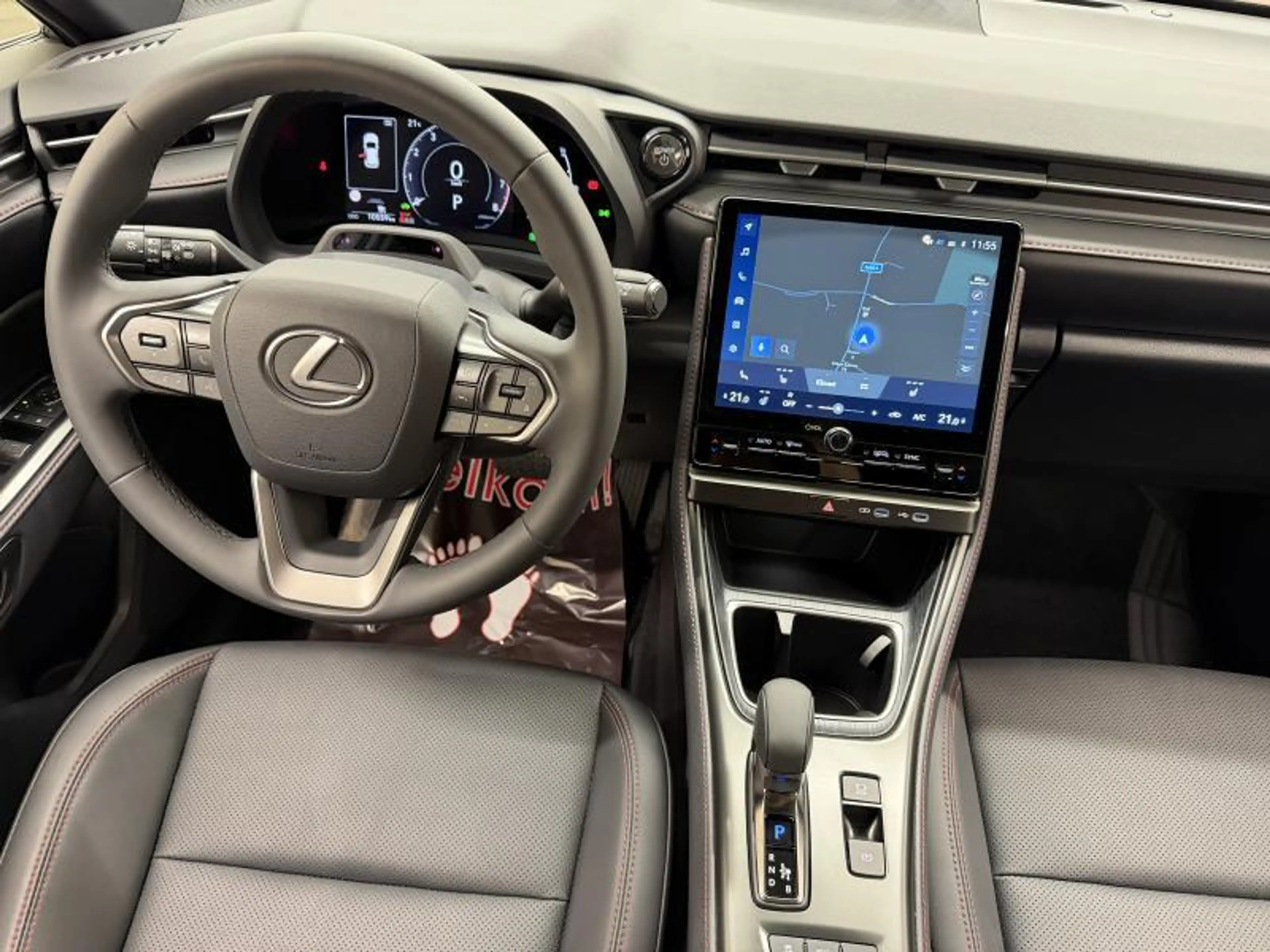 Lexus LBX Emotion — photo 14