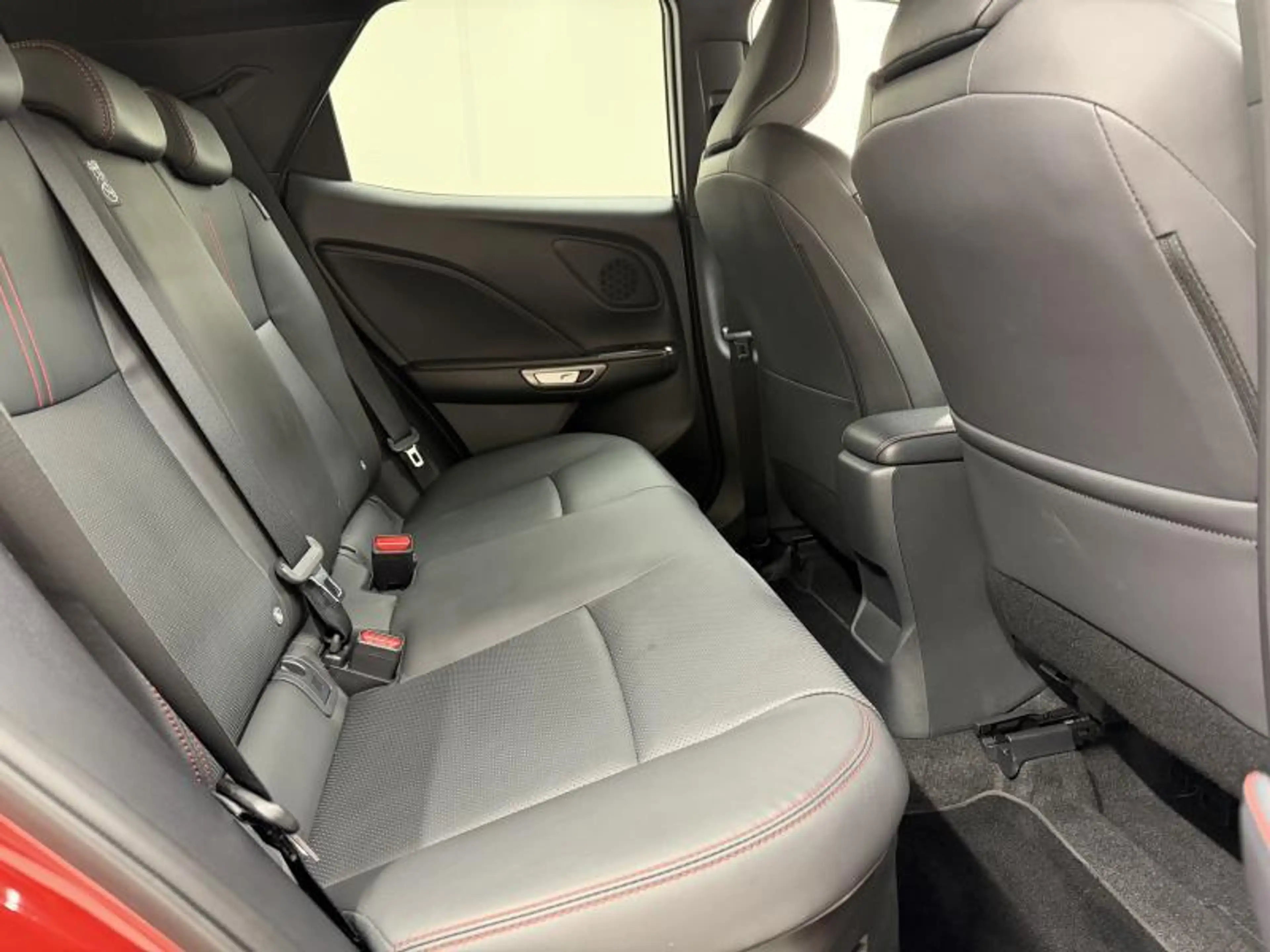 Lexus LBX Emotion — photo 10