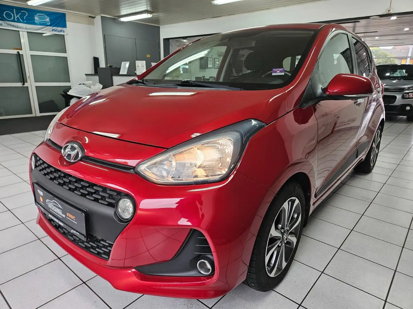 Hyundai i10 Style*Facelift*Navigation*PDC*LKAS*LHZ Red - 2