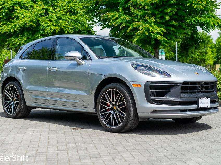 2022 Porsche Macan GTS, Premium Plus Package, 1-Owner, No Accidents alt 4
