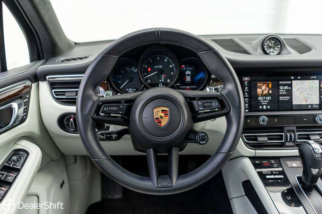 2022 Porsche Macan GTS, Premium Plus Package, 1-Owner, No Accidents thumb 13