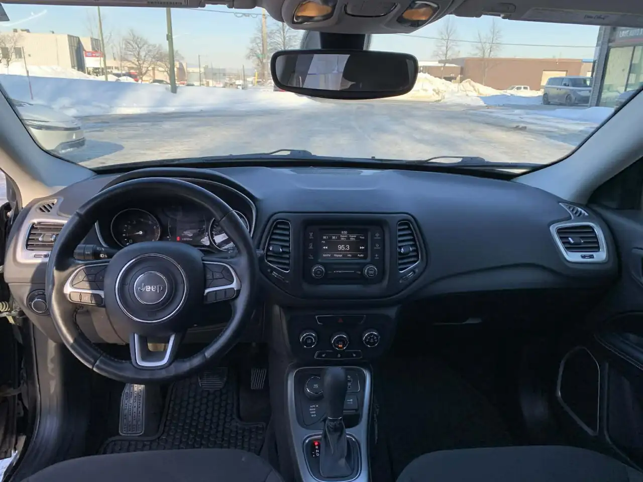 Jeep Compass снимка Jeep Compass