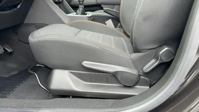 Dacia Sandero view 13