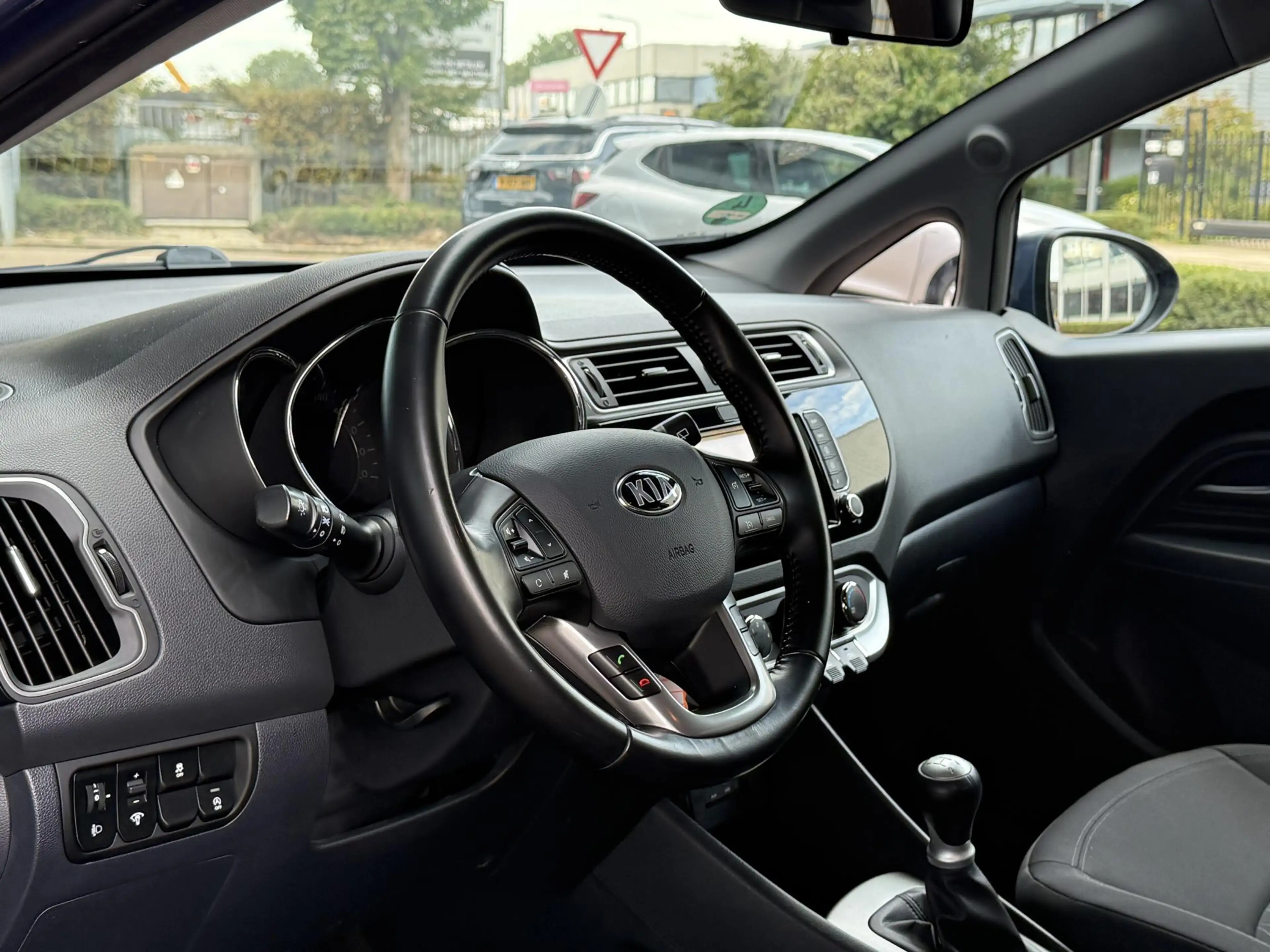 Kia Rio 1.2 CVVT DynamicLine 5-Deurs Airco Navi Camera Blu — photo 14