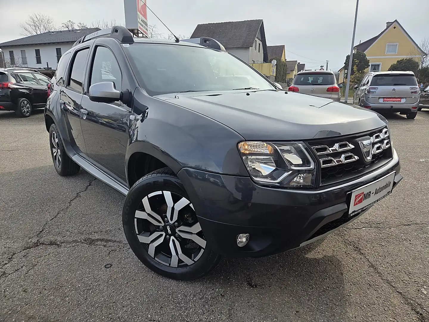 Dacia Duster Urban Explorer dCi 110 S&S 4WD Grün - 1