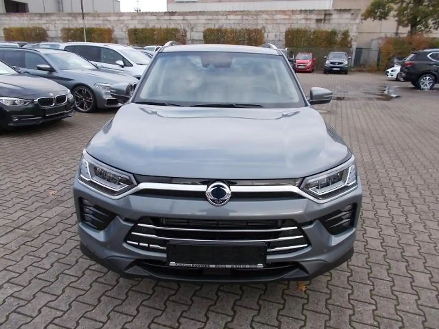 SsangYong Korando Quarz 1.5T LED, Navi, Keyless, Aku 18" Grau - 2