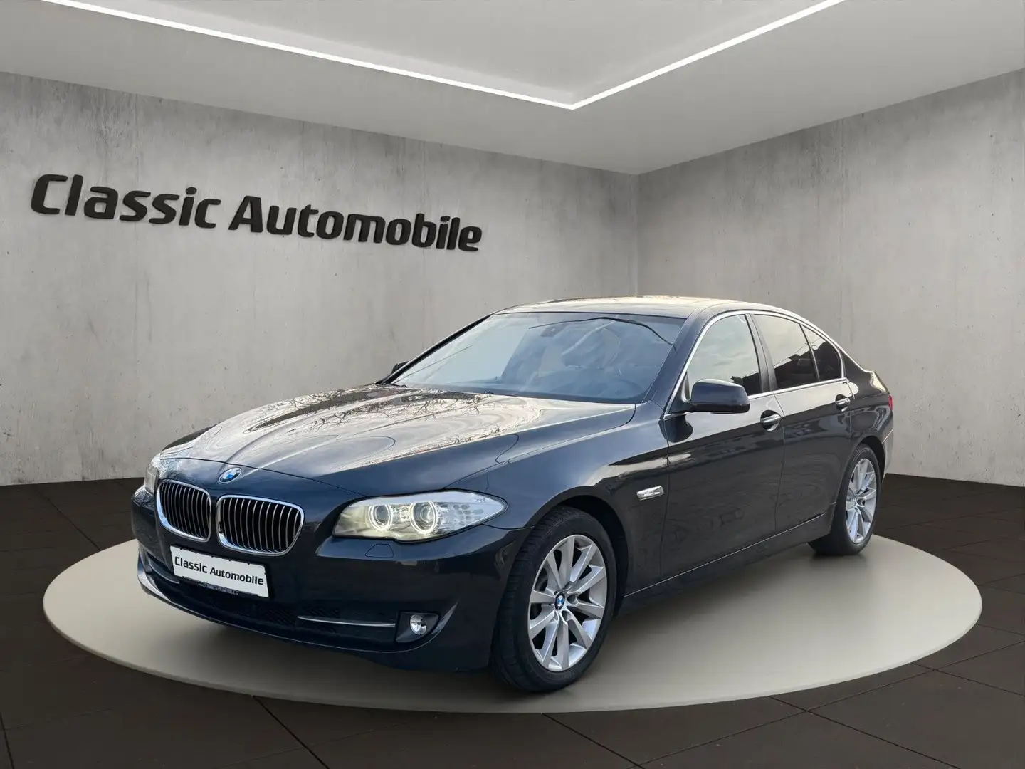 BMW 520 d Individual*HeadUp*Xenon*Navi Prof.*Kamera* Grau - 1
